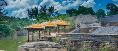 7 mausolées vénérant rois Nguyen à Hue | Guide francophone à Hue