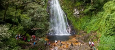 Admirer la cascade d’Amour Sapa avec un Guide francophone au Vietnam