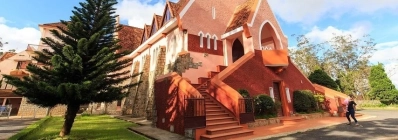 Cathédrales en ville Dalat agence de voyage au vietnam