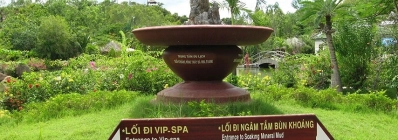 Centre touristique de la Source thermale de Thap Ba