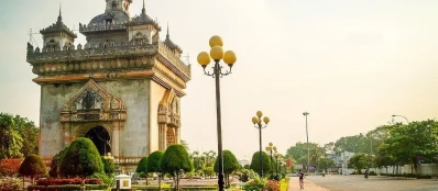 Circuit Visite Arc de Triomphe Patuxai avec agence de voyage au Laos