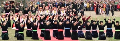 Fête de Long Tong Lao Cai agence de voyage locale francophone au vietnam