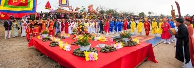 Fête du temple de Con agence de voyage au vietnam