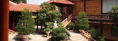 La pagode de Tu Dam à hue agence de voyage au vietnam