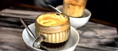 Partez en voyage au Vietnam pour goûter le café aux œufs de Hanoi