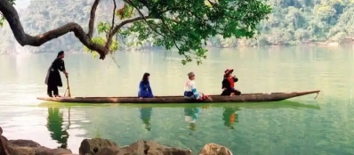 Voiture chauffeur Ba be Bac kan pour voyage au nord Vietnam