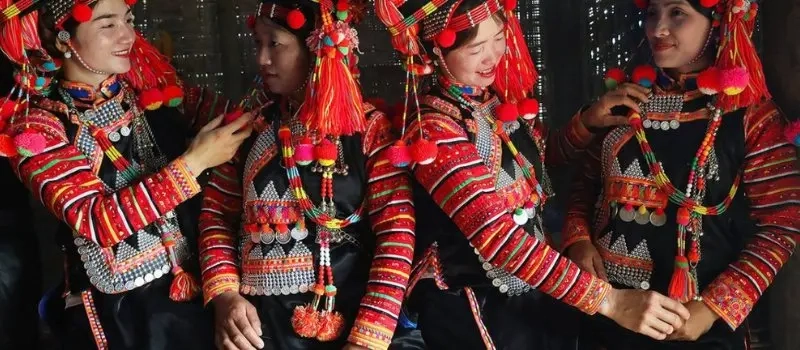 Activités touristiques au Vietnam: Festivals et coutumes des minorités