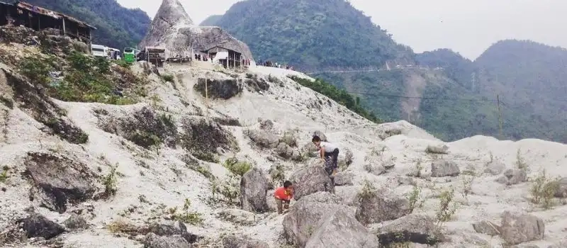 Admirer le col Thung Khe Mai Chau avec un Guide francophone au Vietnam