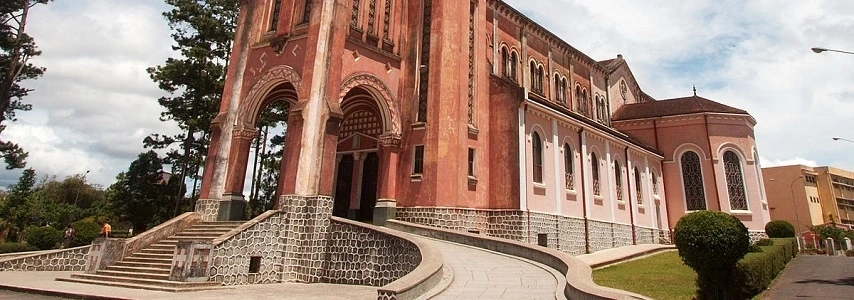Cathédrale de Da Lat agence de voyage au vietnam