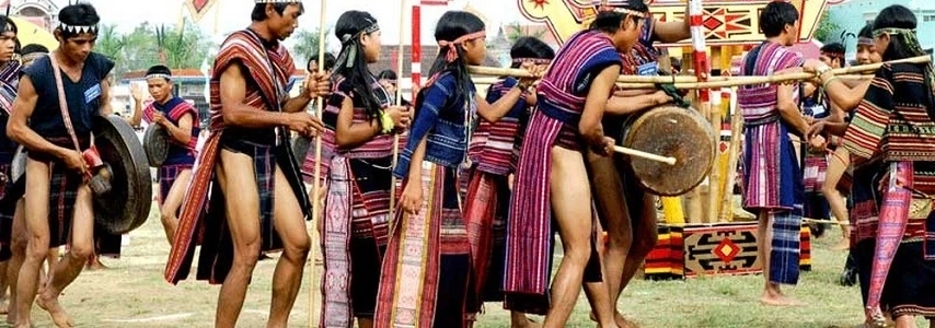 Cérémonie de l'abandon de la tombe aux hauts-plateaux du centre