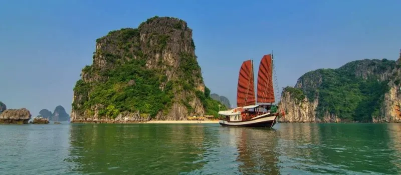 Choisir le meilleur itinéraire de croisiere en baie Halong en amoureux