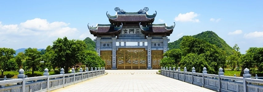 Complexe de temples bouddhistes Bai Dinh agence de voyage au vietnam