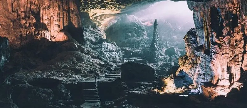 Croisiere en baie Halong pour découvrir la grotte du Palais Céleste