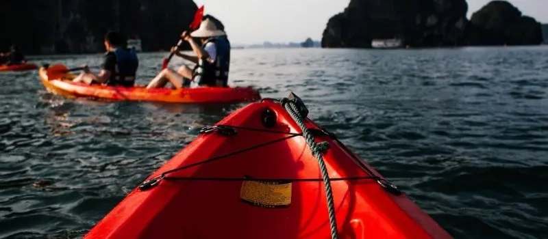 Croisiere en baie Halong pour profiter de la baignade et du kayak