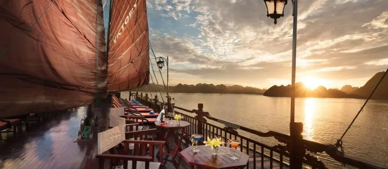 Croisiere en baie Halong pour profiter de moments de détente sur le pont