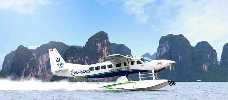 Découverte de la baie d'Ha Long en hydravion pour seulement 100 $