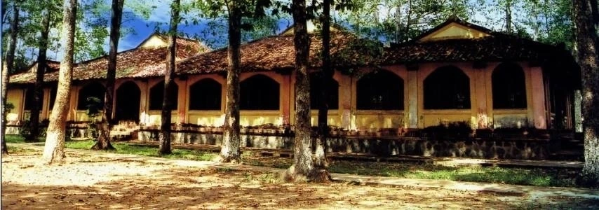 Fête de la maison communale de Phu Le agence de voyage 