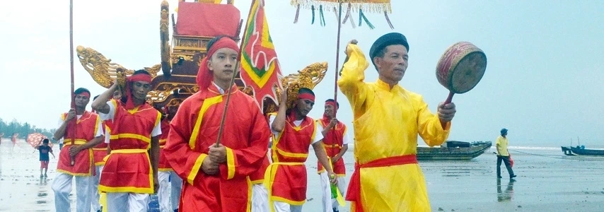 Fête de Tra Co Ha Long Quang Ninh agence de voyage au vietnam