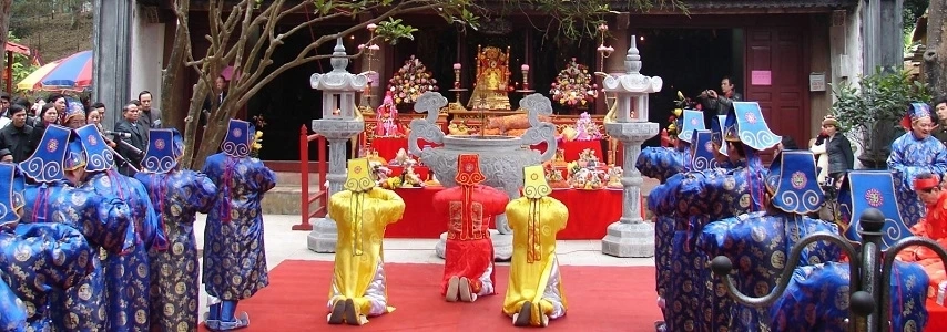 Fête du printemps au temple de Thuong agence de voyage au vietnam