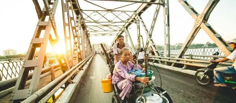 Guide francophone au Nord du Vietnam