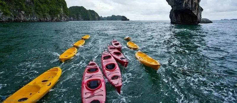 Kayak en baie Halong | Voyage au Vietnam