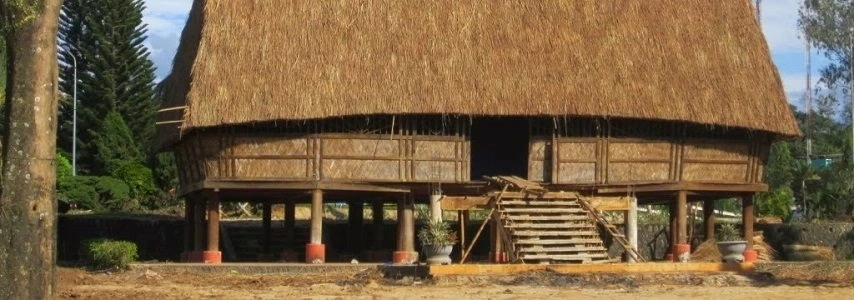 La maison communale Rông agence de voyage au vietnam