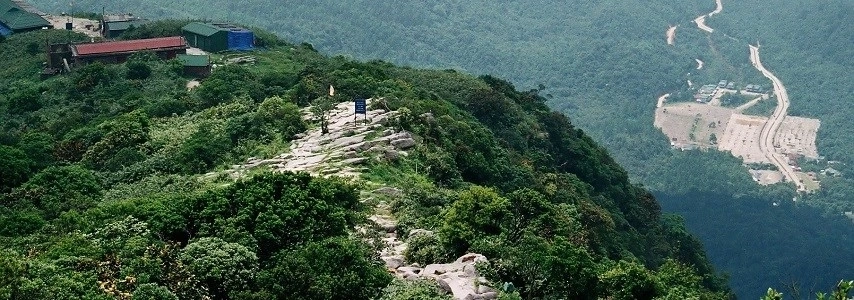 La montagne sacrée de Yên Tu agence de voyage au vietnam