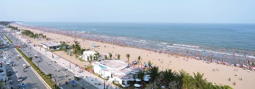 La plage de Sam Son thanh hoa agence de voyage au vietnam