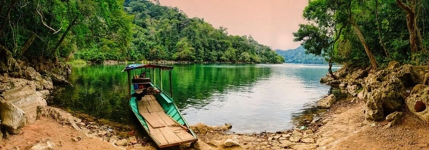 lac de Ba Be voyage vietnam agence de voyage locale au vietnam