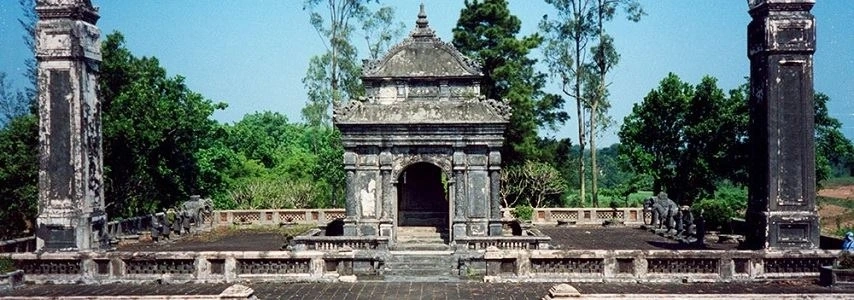 Le tombeau de Dong Khanh agence de voyage au vietnam