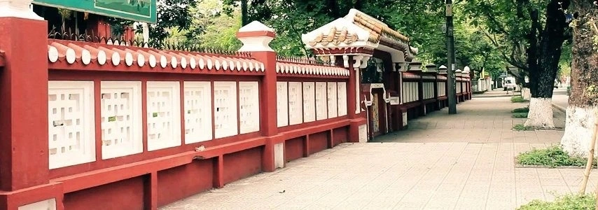 L'école nationale de Huê agence de voyage au vietnam