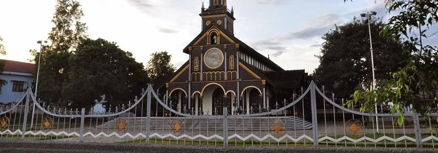 L’église de Thua Sai agence de voyage au vietnam