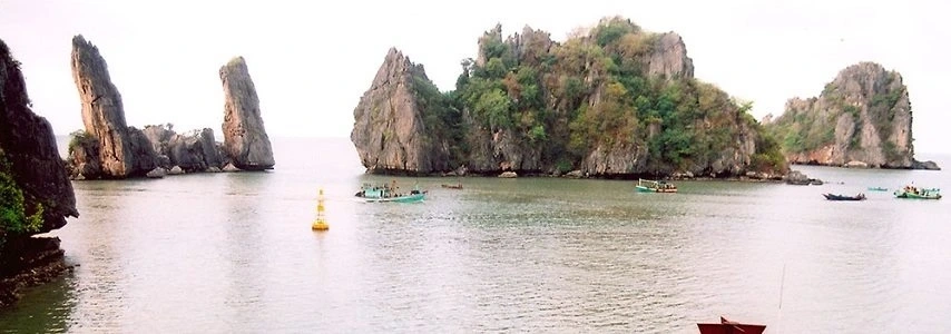 Les Rochers de père et de fils ou Hon Phu Tu kien giang