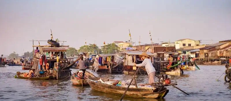 Marché flottant de Cai Rang dans le Delta du Mékong