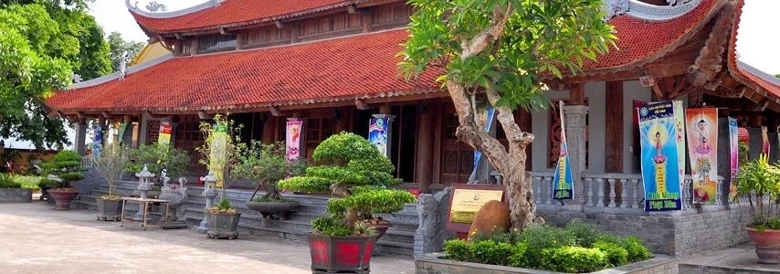 Pagode Dông Phuc quang ninh agence de voyage au vietnam
