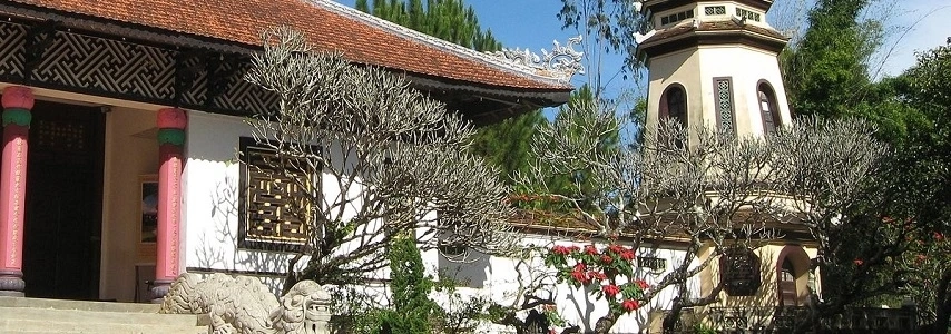 Pagode Linh Son Lam Dong agence de voyage au vietnam