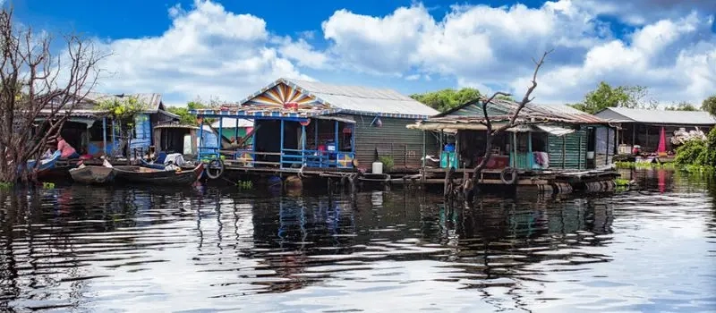 Partez en voyage au Cambodge pour une expérience dans un village flottant