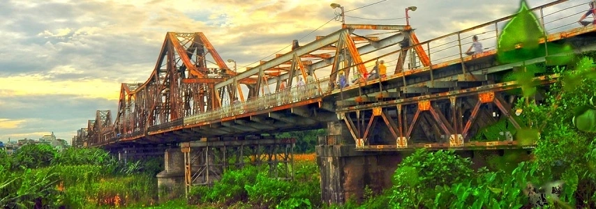 Pont Long Bien hanoi Agence de voyage locale au Vietnam