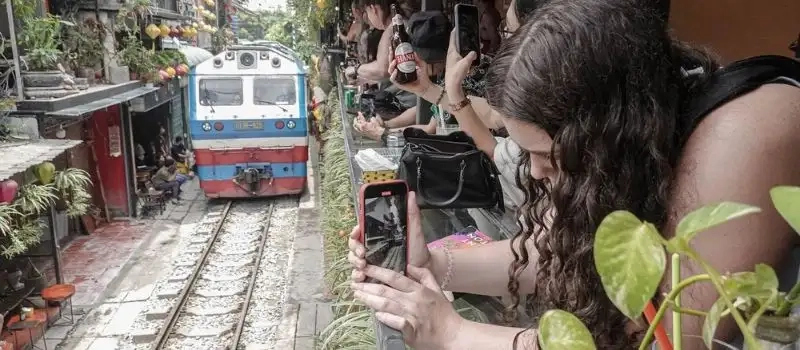 Pourquoi visiter la rue du train Hanoi lors de votre Voyage Vietnam?