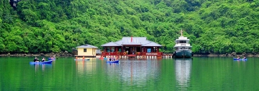 Village Cua Van Quang Ninh agence de voyage au vietnam