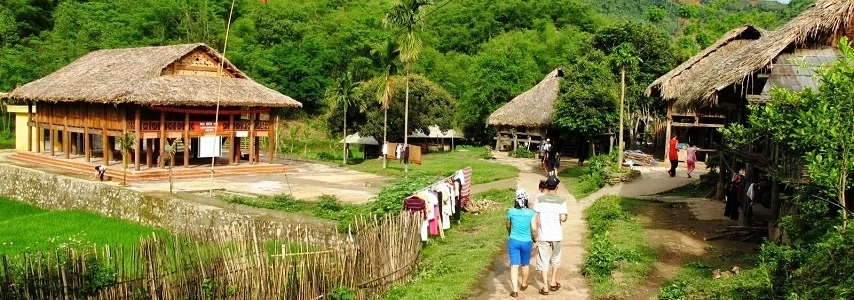Village Lac à Mai Chau agence de voyage locale francophone au vietnam