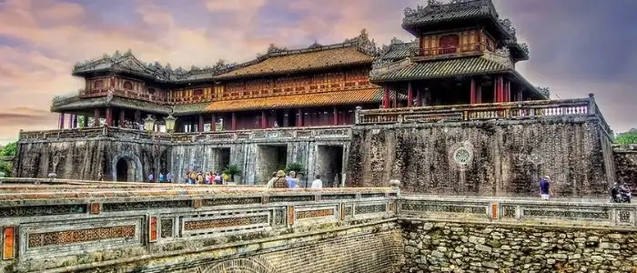 Visite Hue avec Guide francophone francophone centre Vietnam