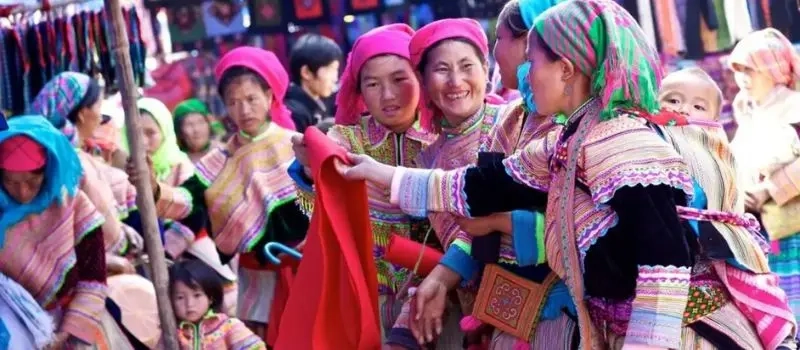 Visiter les marchés ethniques Sapa avec un Guide francophone au Vietnam