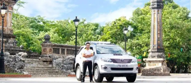 Voiture chauffeur privé Hue Hoi An Da Nang pour voyage au centre Vietnam