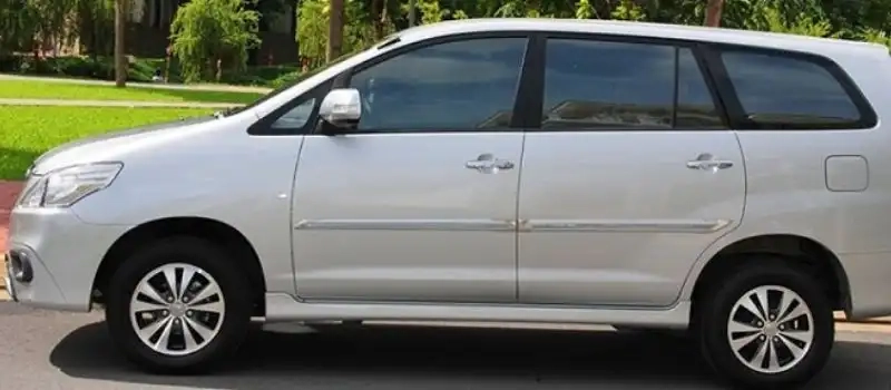Voiture chauffeur de Hue a Hoi An en passant col des nuages Danang