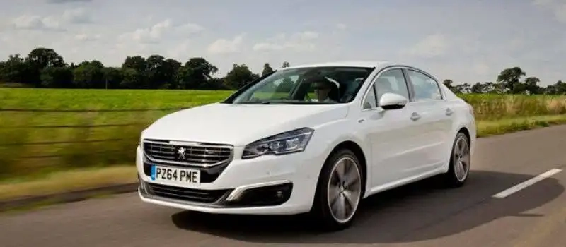 Voiture chauffeur indépendant au Laos