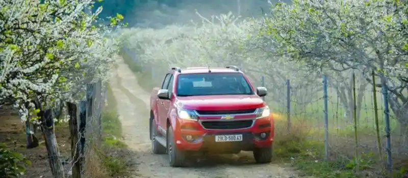 Voiture chauffeur Nghia lo Mu cang chai Tu le Yen Bai pour voyage au nord Vietnam