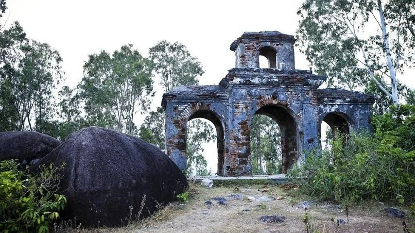 Visiter la citadelle de Chau Sa
