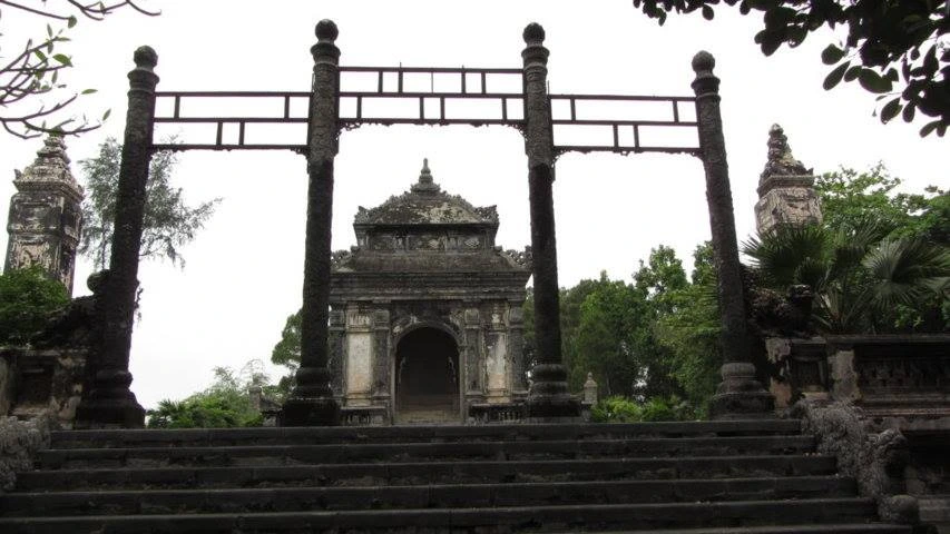 Le tombeau de Dong Khanh