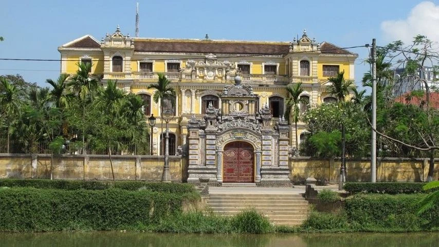 L'Ar&egrave;ne de tigres (Ho Quyen) &agrave; Hue